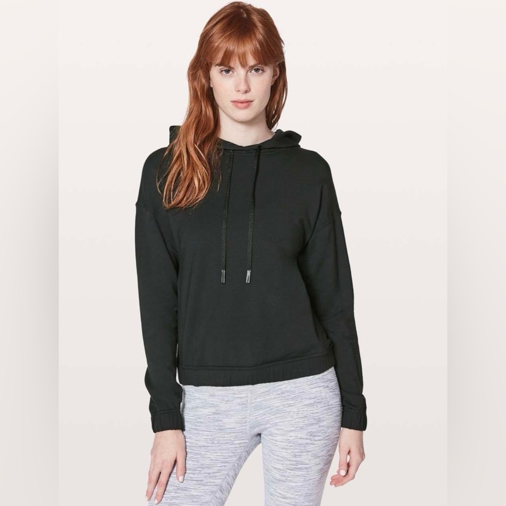 Lululemon Twisted & Tucked Pullover in Black